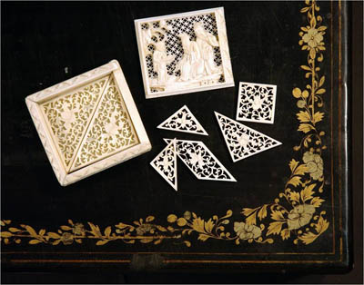  Photograph of an ivory puzzle. 