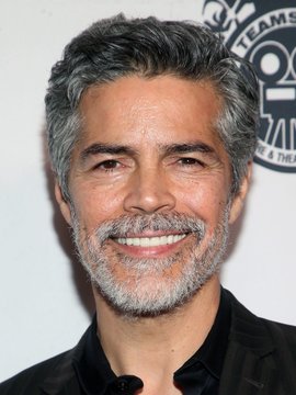 Portrait photograph of actor Esai Morales